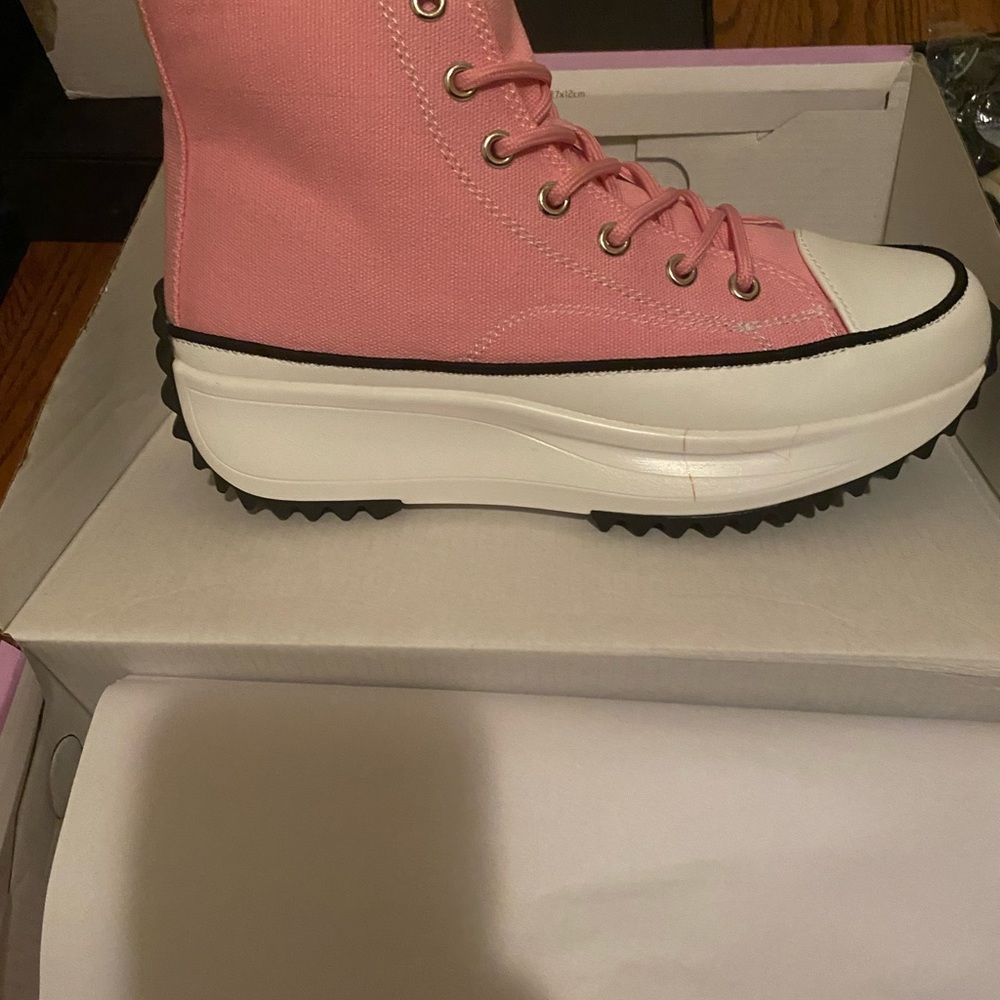 Women’s sneakers